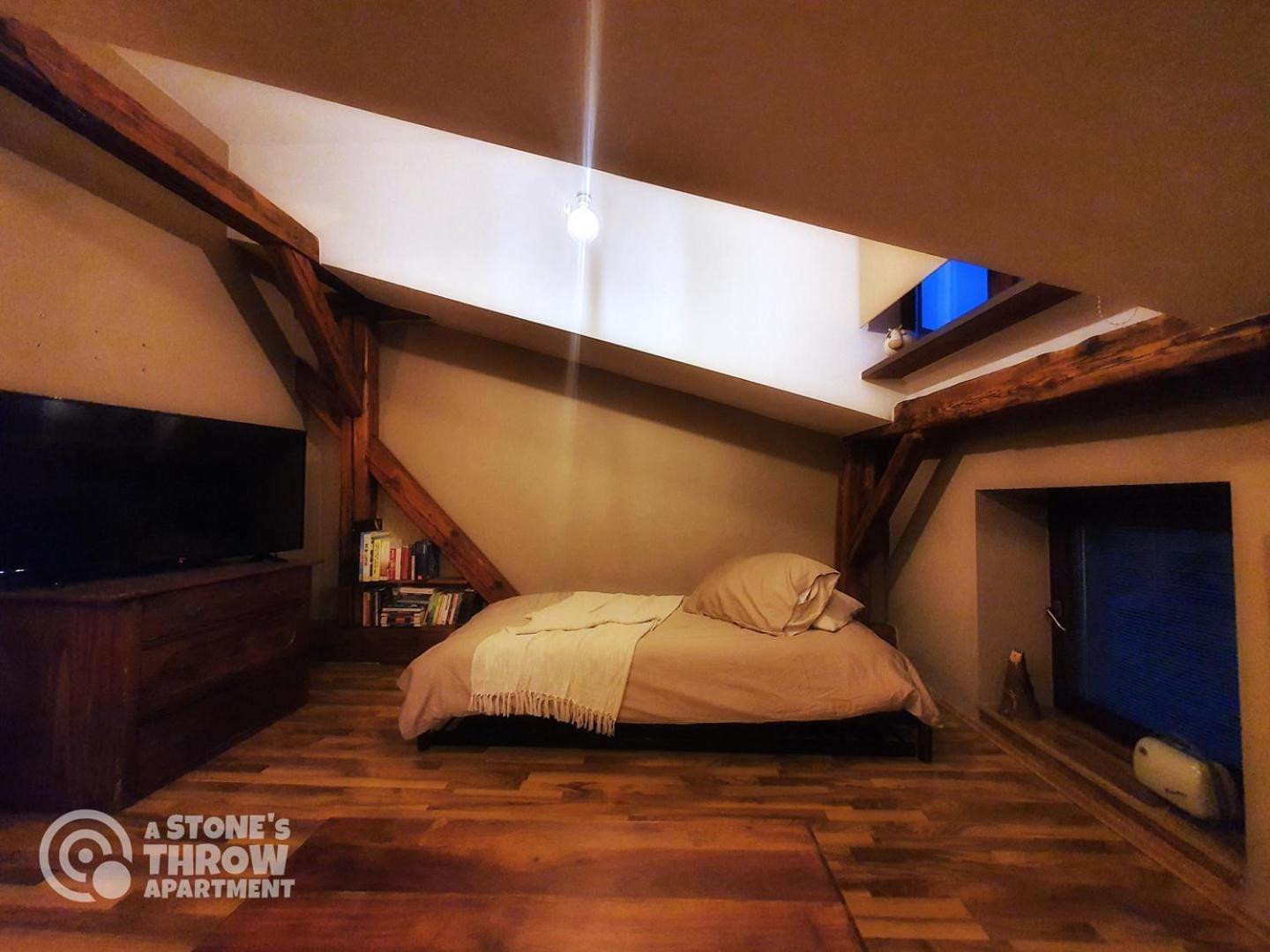 A Stone'S Throw Apartment Krakow Exterior photo