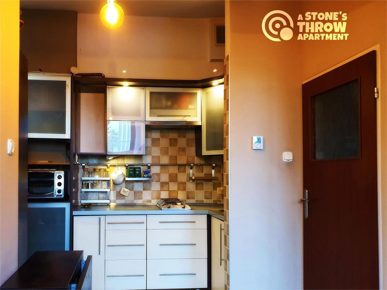 A Stone'S Throw Apartment Krakow Exterior photo